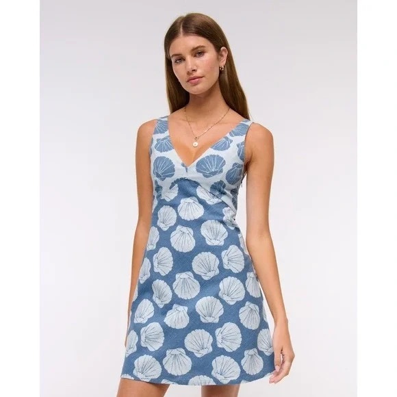 Abercrombie & Fitch Dresses & Skirts - Abercrombie & Fitch size XL TALL blue seashell print